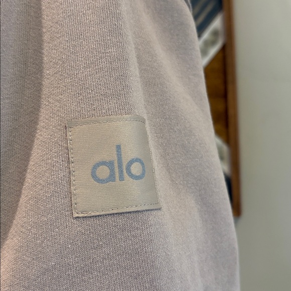 ALO Yoga Make Waves Hoodie in Ivory/Bone/Gravel size XXS EUC - Picture 6 of 12